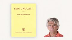 Buchcover «Sein und Zeit» von Martin Heidegger mit kleinem Porträt von Dr. Klaus Opilik auf hellem Hintergrund.